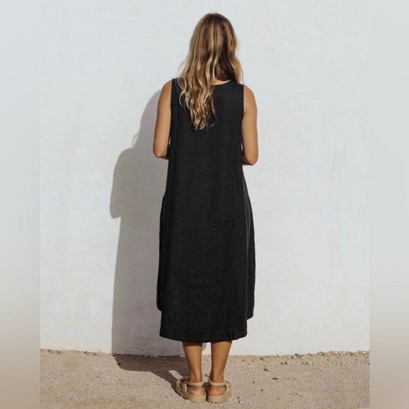 Magic Linen Royal Toscana dress - Picture 2 of 7